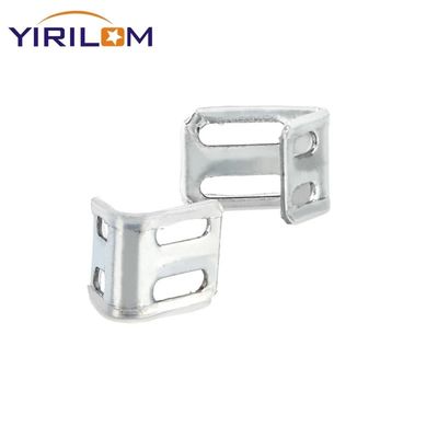 مشبك زنبركي بأربعة ثقوب مغطى بنصف بلاستيك مع طلاء زنك لربط نوابض الأريكة على شكل ثعبان بإحكام