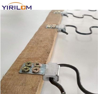 مقطوعة ربيعية مزينة بالزنك ذات أربع ثقوب متينة للأريكة ذات سمك 0.8mm/1.0mm