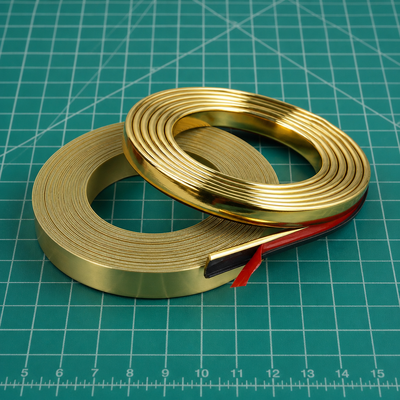 سعر جيد شريط ربط حافة PVC الذهبي مع التشطيب المعدني المتطاط 13mm العرض 2.8mm الارتفاع لتجميل حافة الأثاث متصل