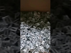 أربعة مشابك ثقب